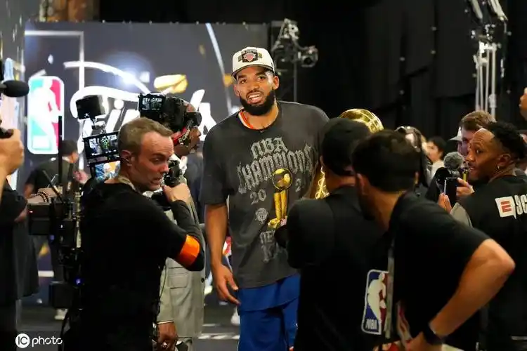 福克斯暖心祝贺彰显情义，NBA总决赛数据榜单见证历史